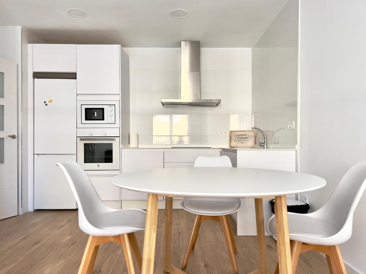 Housing Leon Ana Mogas Con Garaje Apartment Exterior photo